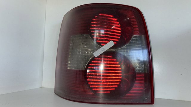 Lanterna traseira direita 3B9945096AA VAG