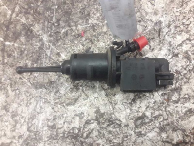 Cilindro mestre de embraiagem 3C0721388B VAG