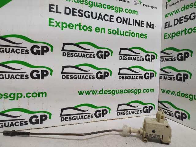 Motor acionador de abertura do alcapão de tanque 3C0810773 VAG