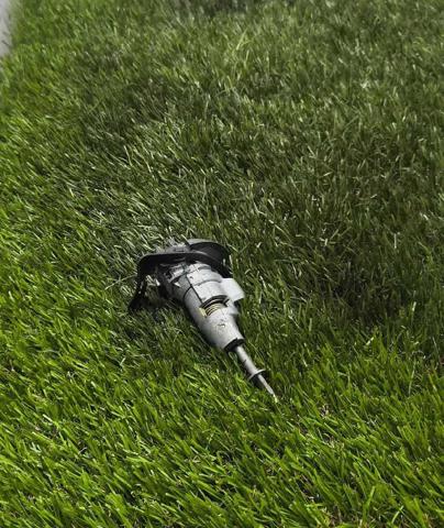 Trinco de fecho da porta dianteira esquerda 3C0837167B VAG