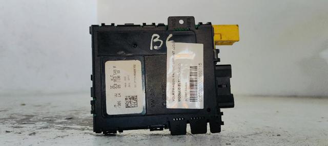 Módulo de direção (Centralina eletrônica) dos interruptores instalados na coluna da direção 3C0953549A VAG