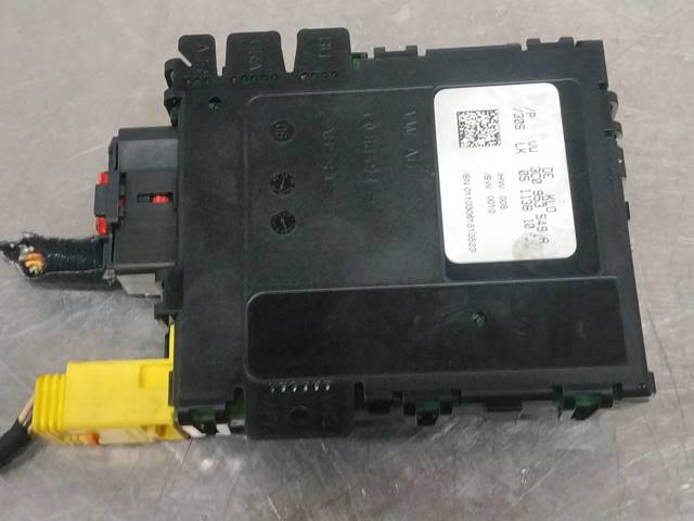 Módulo de direção (Centralina eletrônica) dos interruptores instalados na coluna da direção 3C0953549A VAG