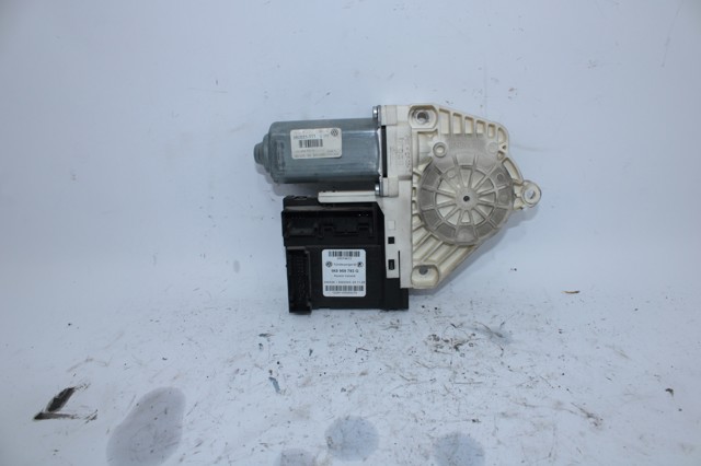 Motor de acionamento de vidro da porta dianteira esquerda 3C1837755G VAG