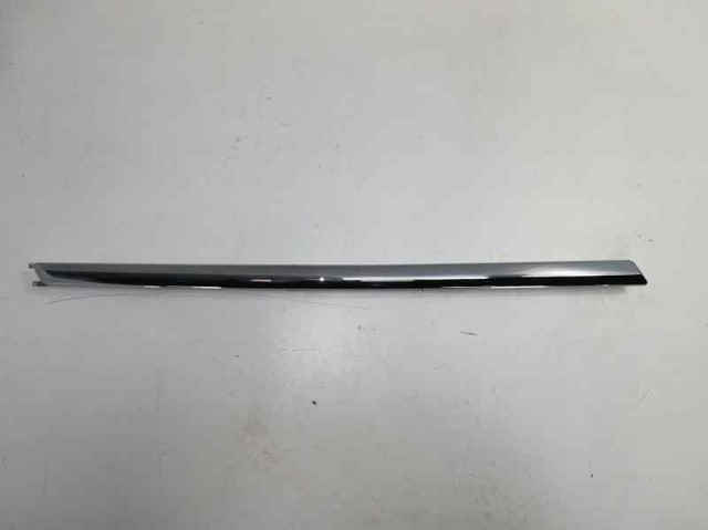 Moldura esquerda do pára-choque traseiro 3C9807459A VAG