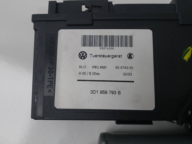 Motor de acionamento de vidro da porta dianteira esquerda 3D1959793 VAG