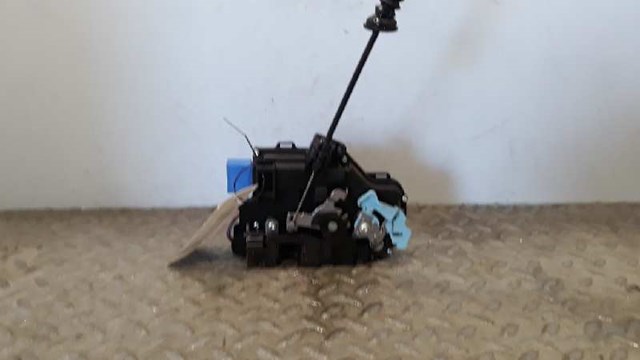 Fecho da porta dianteira direita 3D2837016J VAG