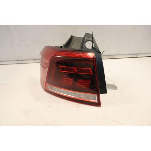 Lanterna traseira esquerda externa 3G9945095E VAG