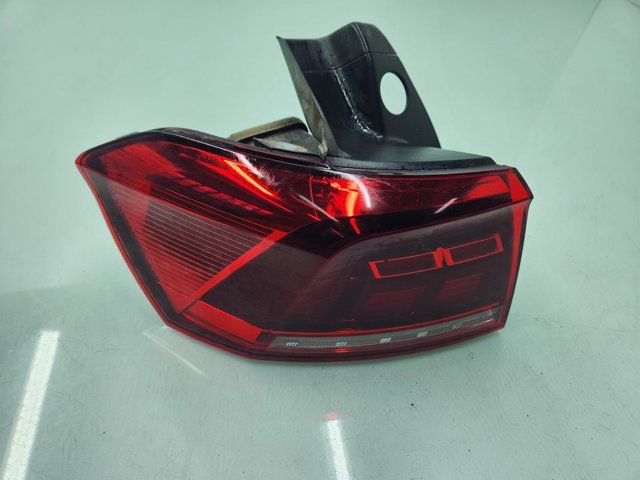 Lanterna traseira esquerda externa 3G9945095E VAG