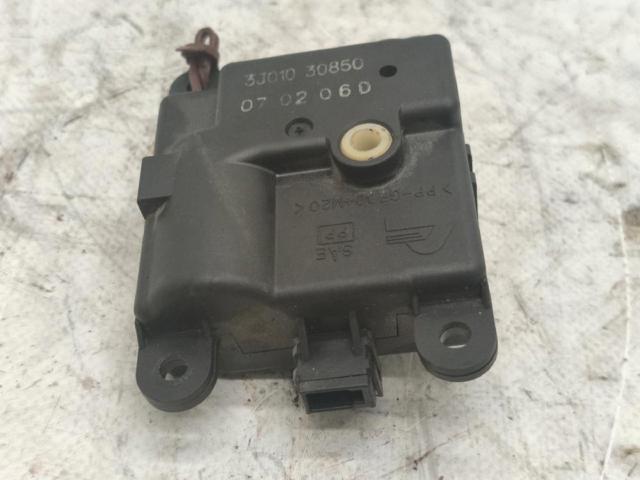 3J01030850 Nissan/Infiniti