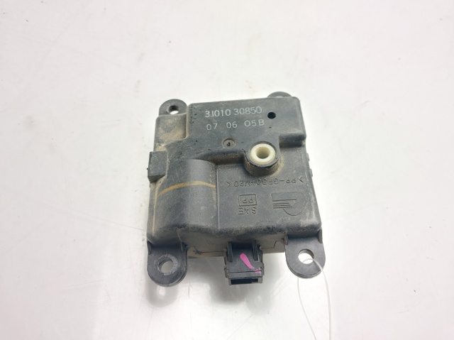 3J01030850 Nissan/Infiniti