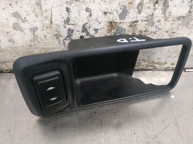 Maçaneta interna dianteira/traseira da porta esquerda 3M51R22601BB FORD
