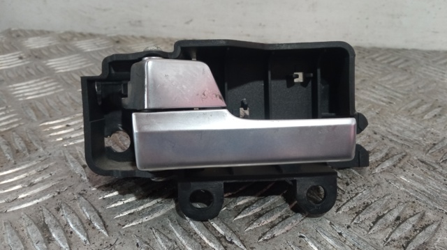 Maçaneta interna dianteira/traseira da porta esquerda 3M51R22601BB FORD