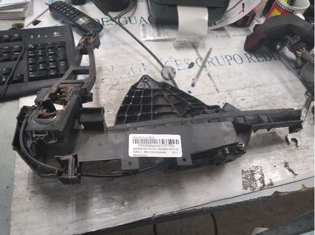 Fecho da porta dianteira direita 3M5AR21812 FORD