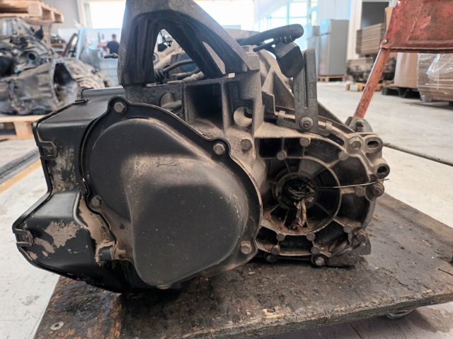 3M5R7002NC Ford
