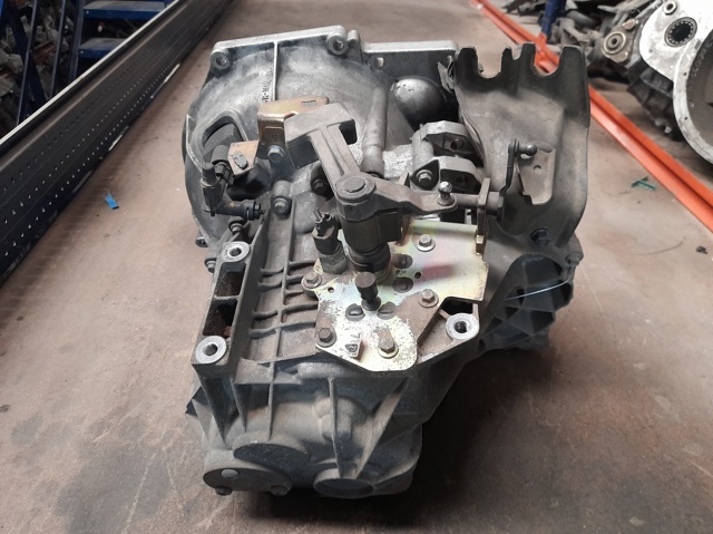 3M5R7002YF Mazda