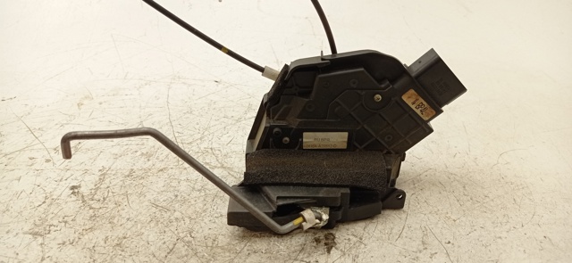 Fecho da porta dianteira direita 3N6AA21812D MAZDA