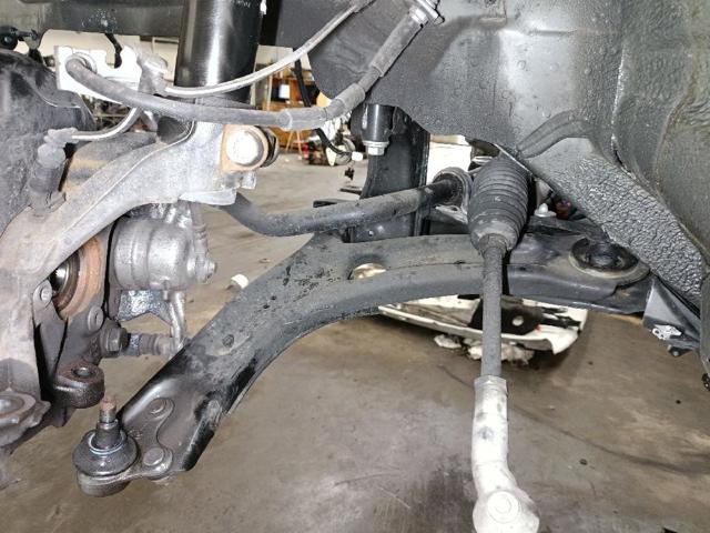 Braço oscilante inferior esquerdo de suspensão dianteira 3Q0407151S VAG