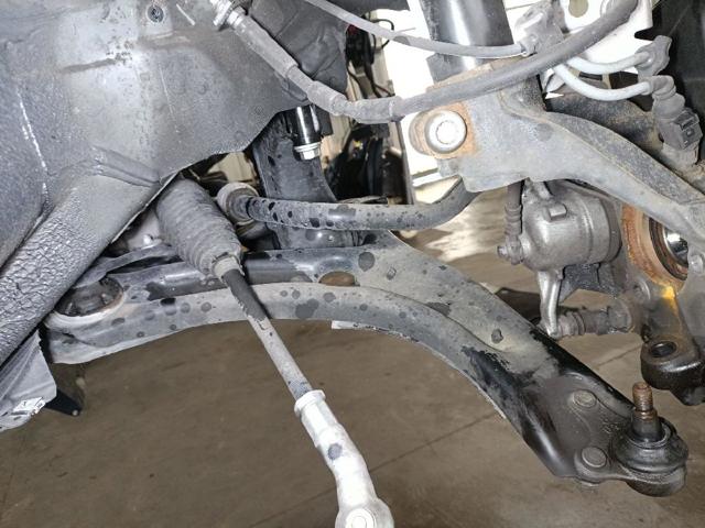 Braço oscilante inferior direito de suspensão dianteira 3Q0407152S VAG