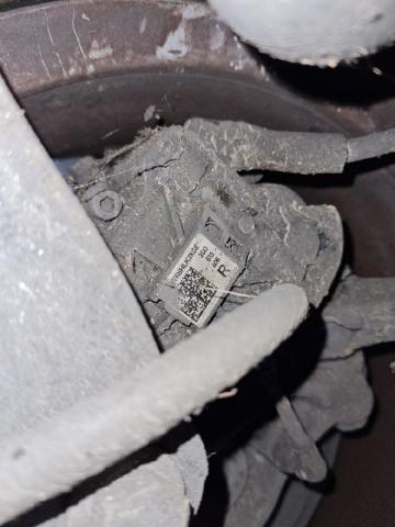 Suporte do freio traseiro direito 3Q0615424X VAG