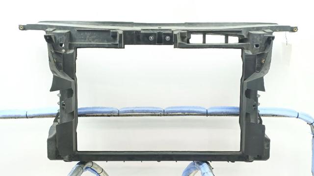 Suporte do radiador montado (painel de montagem de fixação das luzes) 3T0805588D VAG