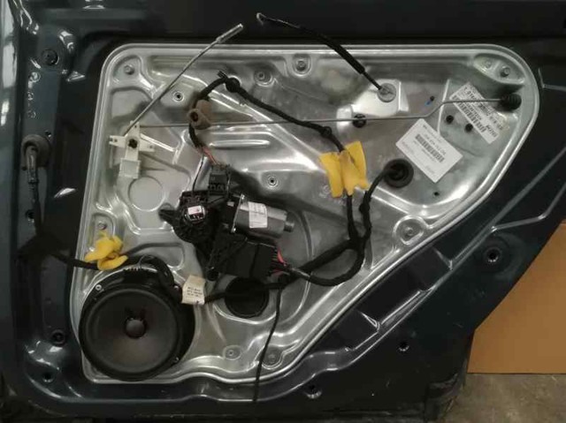 Motor de acionamento de vidro da porta traseira direita 3U0959812 VAG