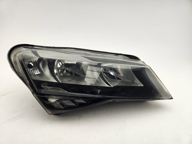Luz direita 3V1941016 VAG