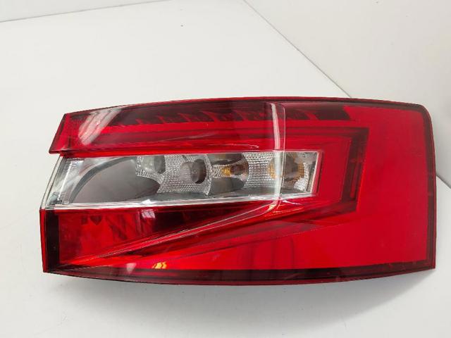Lanterna traseira direita externa 3V5945208 VAG