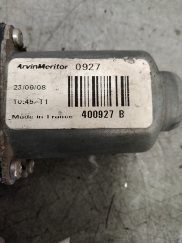 Motor de acionamento de vidro da porta traseira esquerda 400927B NISSAN