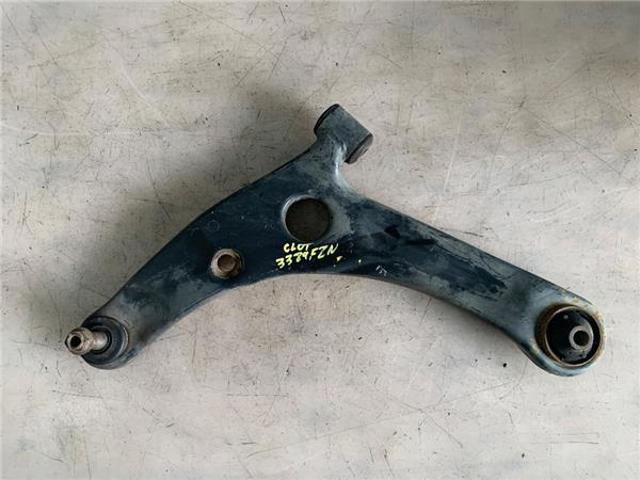 Braço oscilante inferior esquerdo de suspensão dianteira 4013A135 MITSUBISHI