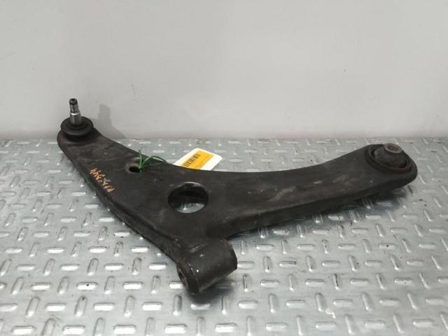 Braço oscilante inferior direito de suspensão dianteira 4013A150 MITSUBISHI