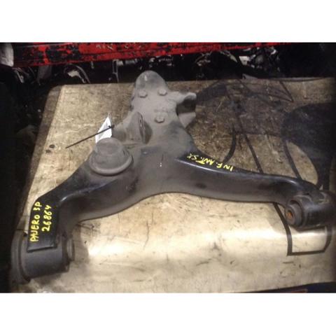 Braço oscilante inferior esquerdo de suspensão dianteira 4013A213 MITSUBISHI