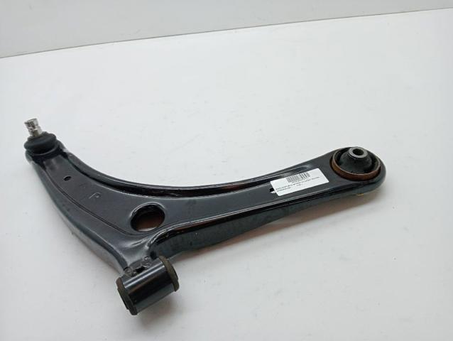 Braço oscilante inferior direito de suspensão dianteira 4013A280 MITSUBISHI