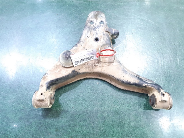 Braço oscilante inferior esquerdo de suspensão dianteira 4013A329 MITSUBISHI