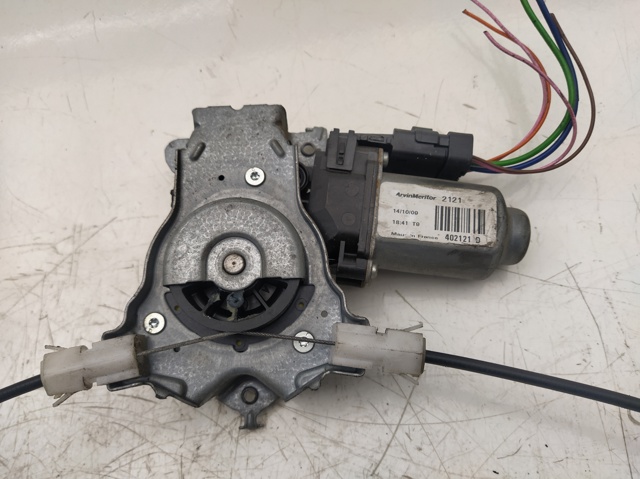 Motor de acionamento de vidro da porta dianteira esquerda 402121D NISSAN