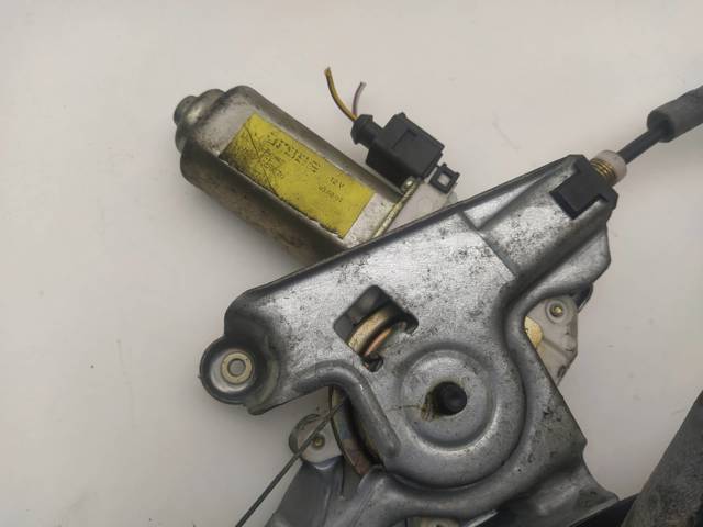 Fecho da porta dianteira direita 4057969 FORD
