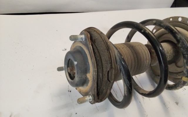 Amortecedor dianteiro direito 4060A422 MITSUBISHI