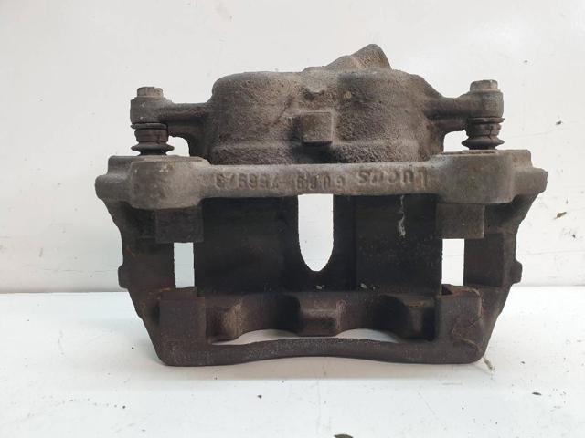 Suporte do freio dianteiro direito 4100100QAF NISSAN