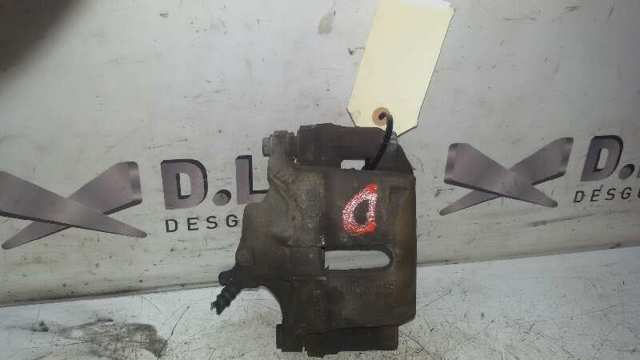 Suporte do freio dianteiro direito 4100100QAG RENAULT