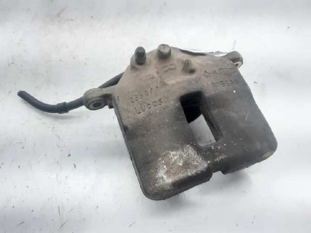Suporte do freio dianteiro direito 410014U10A NISSAN