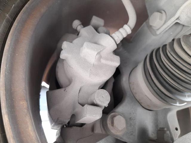 Suporte do freio dianteiro direito 410016711R RENAULT