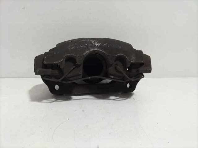 Suporte do freio dianteiro direito 410018218R RENAULT