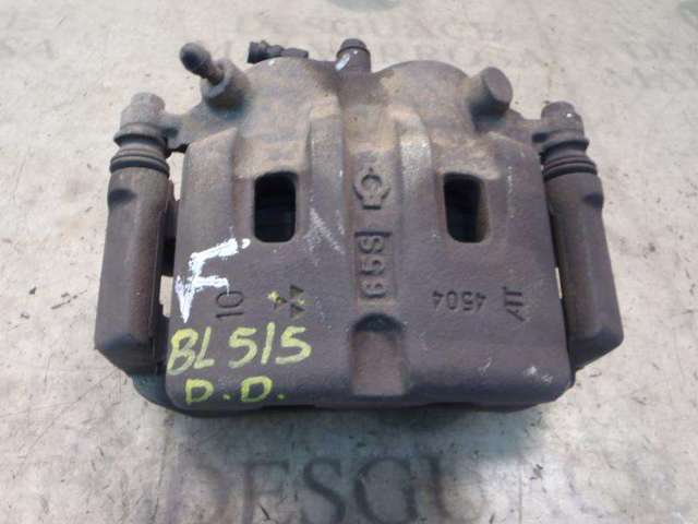 Suporte do freio dianteiro direito 410018H300 NISSAN