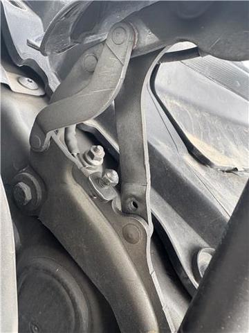 Gozno da capota direito 41007211640 BMW