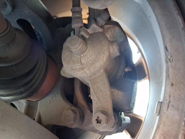 Suporte do freio dianteiro esquerdo 410110528R RENAULT