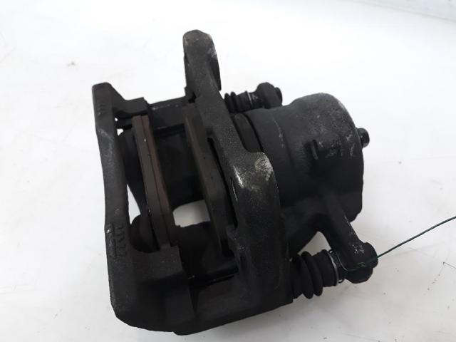 Suporte do freio dianteiro esquerdo 410111HA0B NISSAN