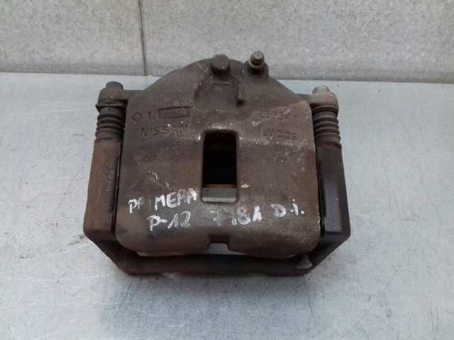 Suporte do freio dianteiro esquerdo 410114U10A NISSAN