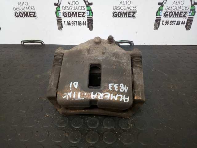 Suporte do freio dianteiro esquerdo 410114U10A NISSAN