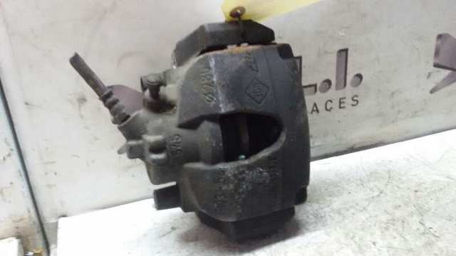 Suporte do freio dianteiro esquerdo 410115900R RENAULT
