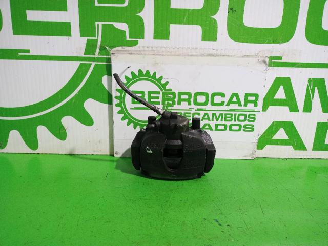 Suporte do freio dianteiro esquerdo 410115900R RENAULT