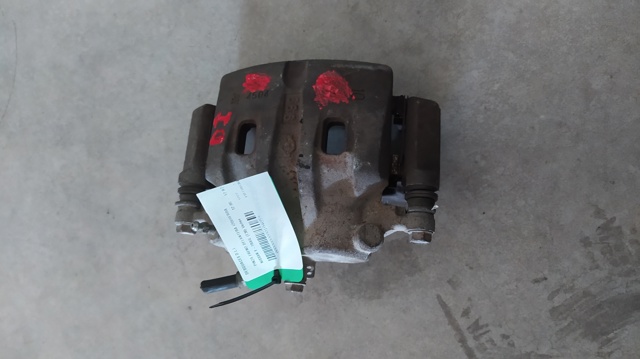 Suporte do freio dianteiro esquerdo 410118H30A NISSAN